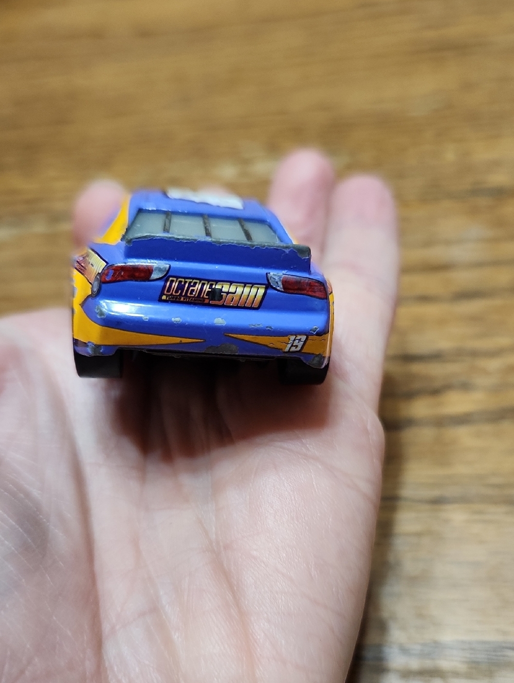 Disney Pixar Cars Bobby Swift Octane Gain #19 - Picture 2 of 4